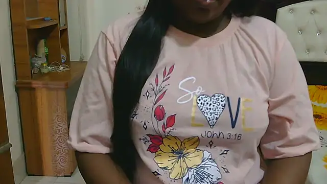 Snapshot of esita_1212 chatting on May 1, 2:49 am esita 1212 online show from May 1, 2:49 am
