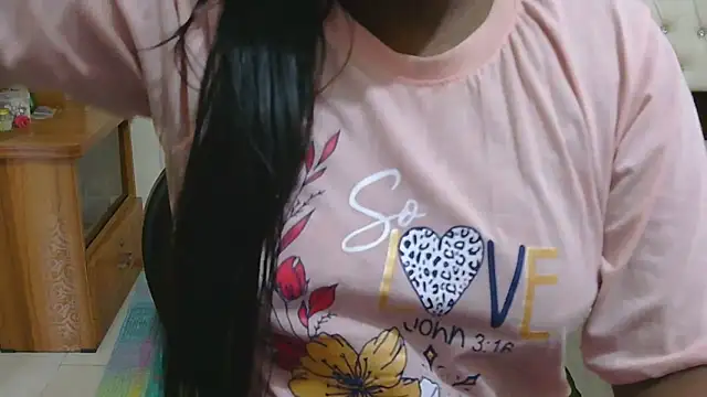 Snapshot of esita_1212 chatting on May 4, 3:35 am esita 1212 online show from May 4, 3:35 am