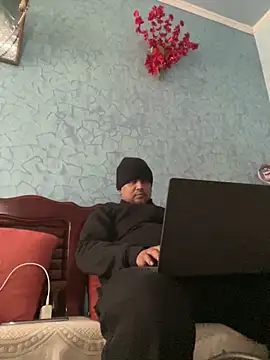 Dick 6inches online show from December 20, 8:10 am