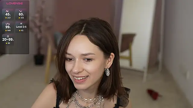 Snapshot of VivianLy_ chatting on January 3, 11:14 am VivianLy online show from January 3, 11:14 am