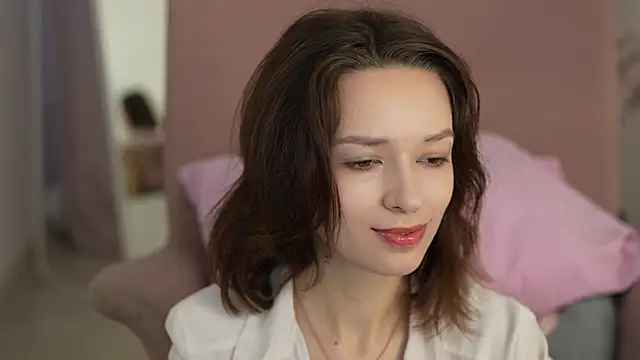 Snapshot of VivianLy_ chatting on January 19, 7:36 am VivianLy online show from January 19, 7:36 am