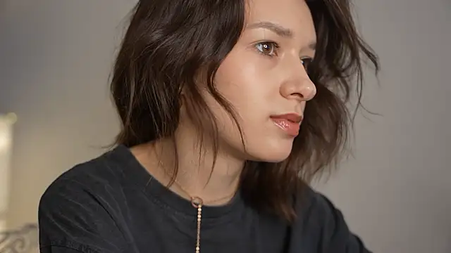 Snapshot of VivianLy_ chatting on January 24, 8:44 am VivianLy online show from January 24, 8:44 am