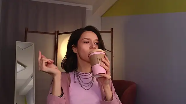 Snapshot of VivianLy_ chatting on February 27, 9:54 am VivianLy online show from February 27, 9:54 am