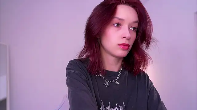 Snapshot of VivianLy_ chatting on March 18, 8:14 am VivianLy online show from March 18, 8:14 am