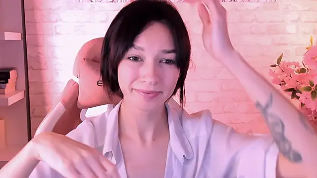 Snapshot of VivianLy_ chatting on January 10, 11:01 am VivianLy online show from January 10, 11:01 am