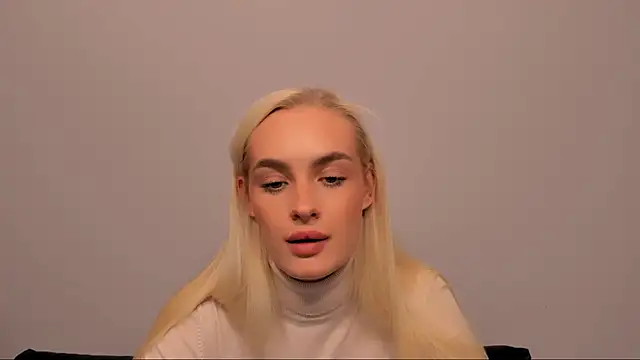 Snapshot of OliviaKisss chatting on February 20, 7:36 pm OliviaKisss online show from February 20, 7:36 pm