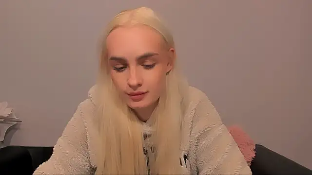 Snapshot of OliviaKisss chatting on March 6, 5:53 pm OliviaKisss online show from March 6, 5:53 pm