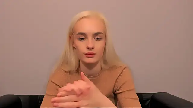 Snapshot of OliviaKisss chatting on March 13, 7:09 pm OliviaKisss online show from March 13, 7:09 pm