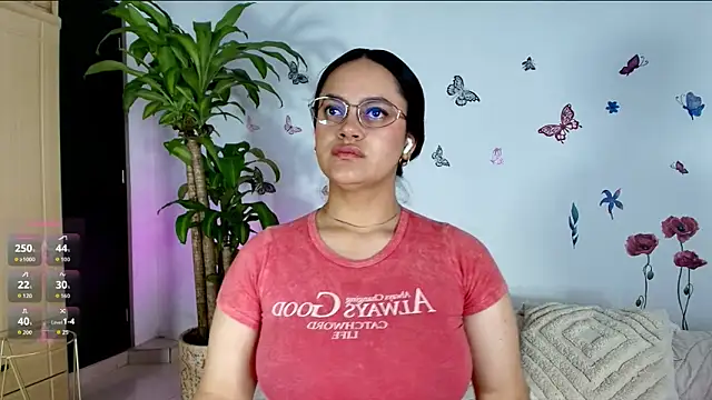 Snapshot of VICTORIABLACK_@xh chatting on June 8, 10:04 am VICTORIABLACK xh online show from June 8, 10:04 am