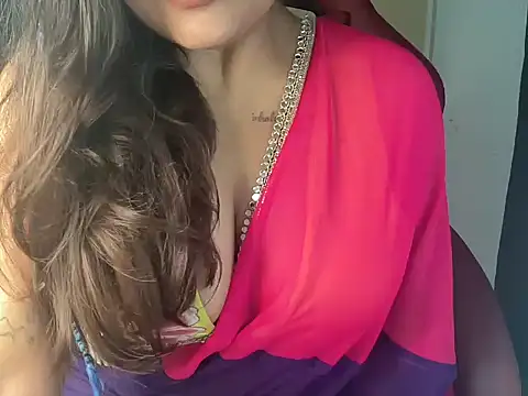 Snapshot of shanayaaa_1 chatting on February 1, 4:56 am shanayaaa 1 online show from February 1, 4:56 am