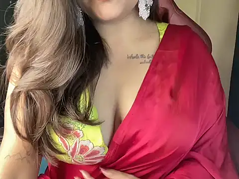Snapshot of shanayaaa_1 chatting on February 6, 6:56 pm shanayaaa 1 online show from February 6, 6:56 pm