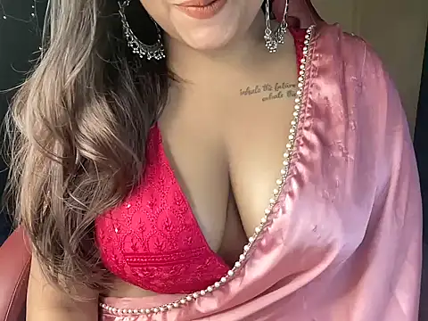 Snapshot of shanayaaa_1 chatting on February 9, 5:40 am shanayaaa 1 online show from February 9, 5:40 am