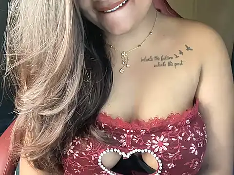 Snapshot of shanayaaa_1 chatting on February 21, 6:26 pm shanayaaa 1 online show from February 21, 6:26 pm