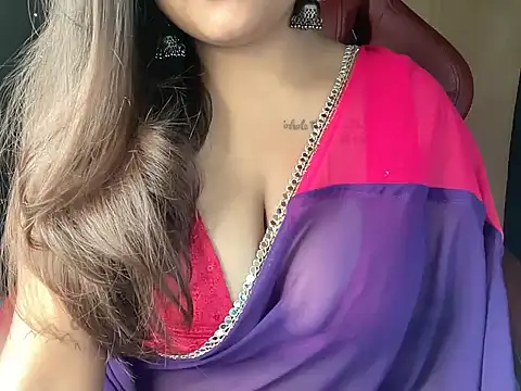 Snapshot of shanayaaa_1 chatting on February 24, 6:26 pm shanayaaa 1 online show from February 24, 6:26 pm