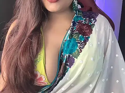 Snapshot of shanayaaa_1 chatting on September 8, 7:02 pm shanayaaa 1 online show from September 8, 7:02 pm
