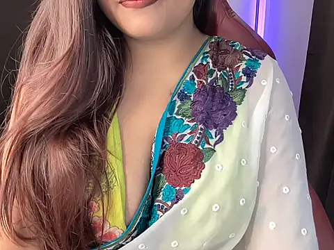 Snapshot of shanayaaa_1 chatting on October 15, 8:09 pm shanayaaa 1 online show from October 15, 8:09 pm