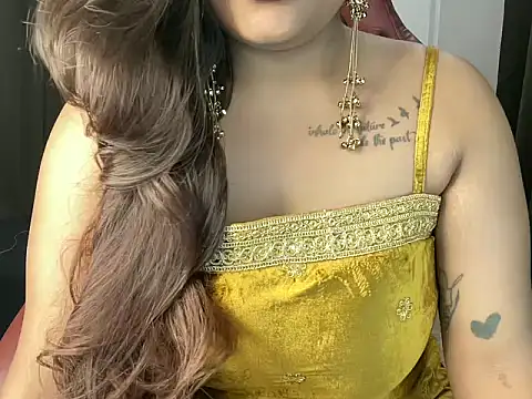 Snapshot of shanayaaa_1 chatting on May 4, 6:59 pm shanayaaa 1 online show from May 4, 6:59 pm