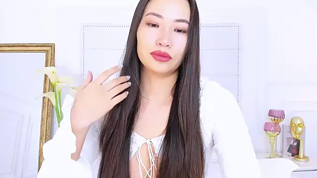 NaomiYuu online show from February 22, 2:17 am