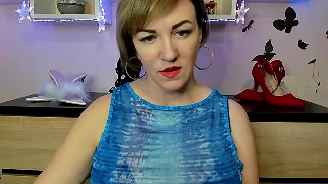 Snapshot of feliziaDesire chatting on February 1, 10:05 am feliziaDesire online show from February 1, 10:05 am