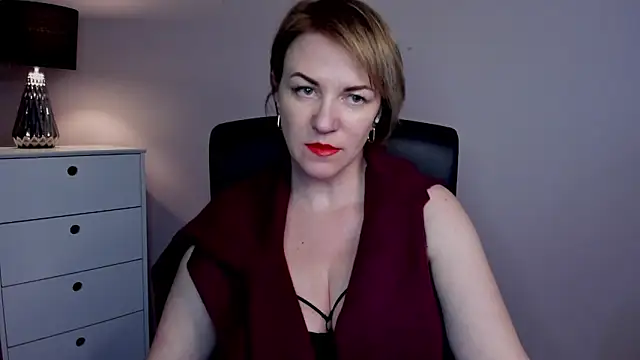 Snapshot of feliziaDesire chatting on February 12, 5:48 pm feliziaDesire online show from February 12, 5:48 pm