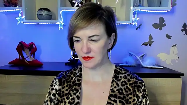 Snapshot of feliziaDesire chatting on March 18, 2:25 am feliziaDesire online show from March 18, 2:25 am