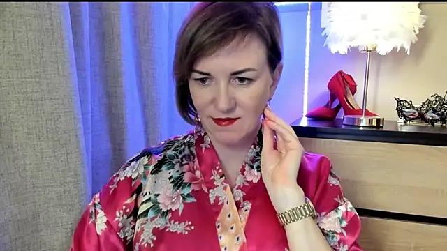Snapshot of feliziaDesire chatting on September 27, 4:23 pm feliziaDesire online show from September 27, 4:23 pm