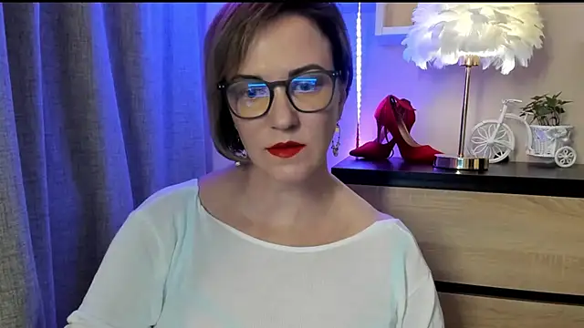 Snapshot of feliziaDesire chatting on October 6, 1:08 pm feliziaDesire online show from October 6, 1:08 pm