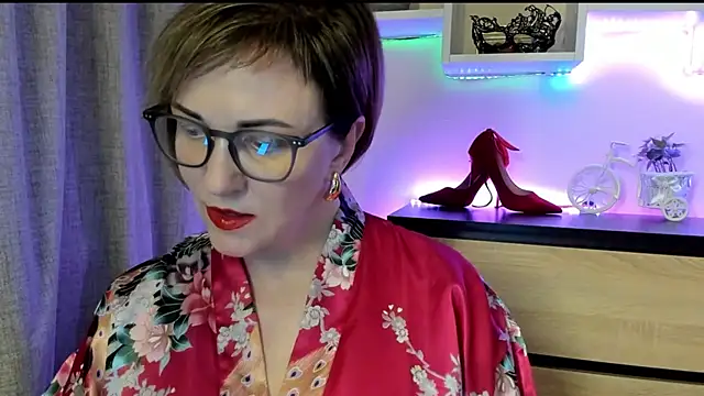 Snapshot of feliziaDesire chatting on October 7, 12:57 pm feliziaDesire online show from October 7, 12:57 pm
