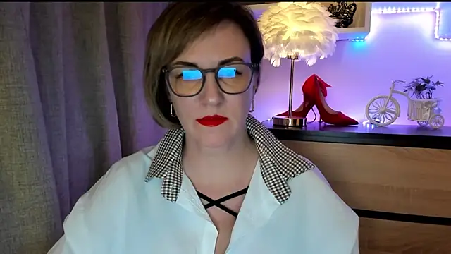 Snapshot of feliziaDesire chatting on October 9, 12:47 pm feliziaDesire online show from October 9, 12:47 pm