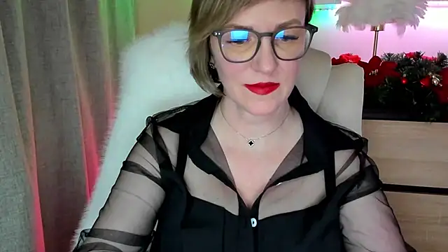 feliziaDesire online show from December 18, 6:25 pm