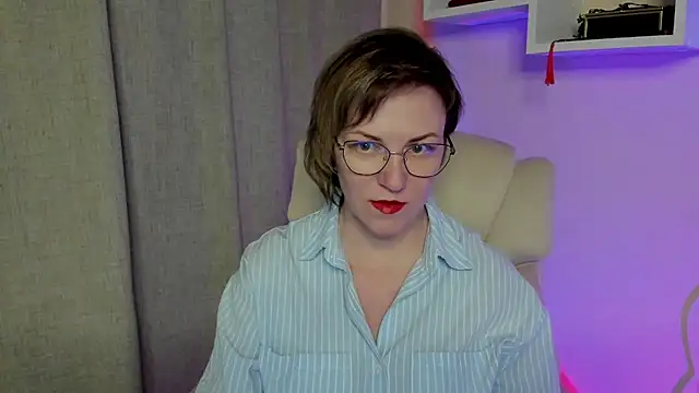 Snapshot of feliziaDesire chatting on May 13, 2:03 pm feliziaDesire online show from May 13, 2:03 pm