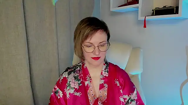 Snapshot of feliziaDesire chatting on May 16, 6:43 am feliziaDesire online show from May 16, 6:43 am