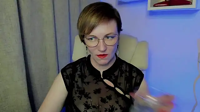 Snapshot of feliziaDesire chatting on June 24, 3:55 pm feliziaDesire online show from June 24, 3:55 pm