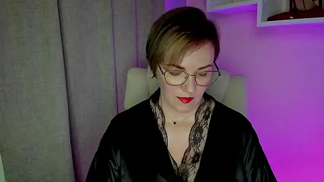 Snapshot of feliziaDesire chatting on July 2, 6:08 am feliziaDesire online show from July 2, 6:08 am