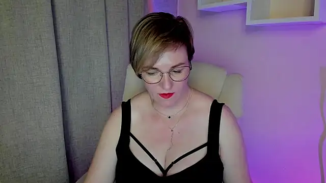 Snapshot of feliziaDesire chatting on July 9, 6:01 pm feliziaDesire online show from July 9, 6:01 pm