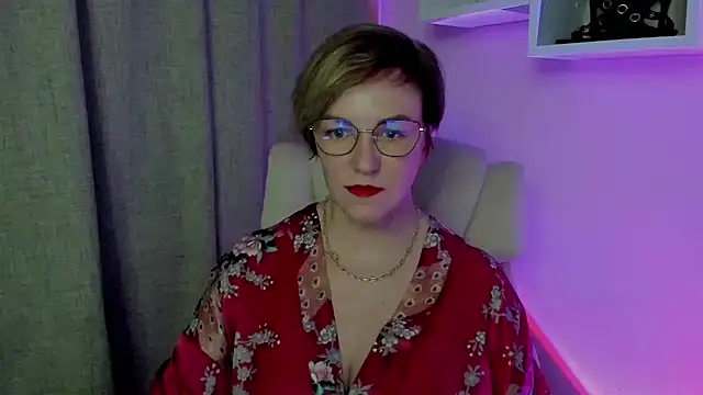 Snapshot of feliziaDesire chatting on July 19, 6:50 am feliziaDesire online show from July 19, 6:50 am