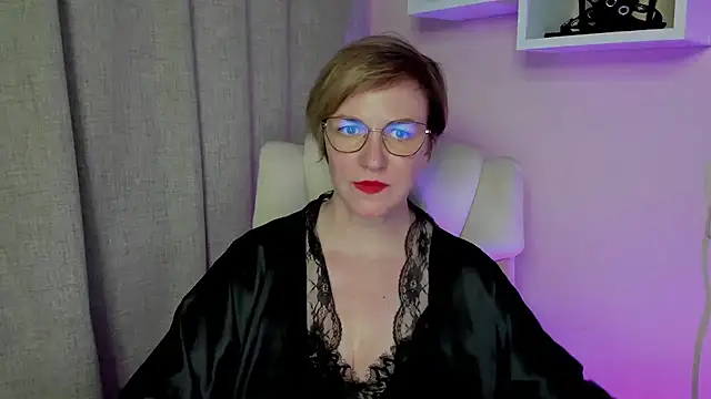 Snapshot of feliziaDesire chatting on July 19, 6:55 pm feliziaDesire online show from July 19, 6:55 pm