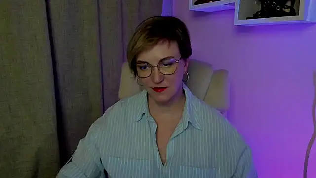 Snapshot of feliziaDesire chatting on July 22, 3:48 pm feliziaDesire online show from July 22, 3:48 pm