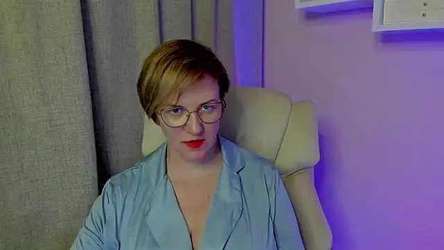Snapshot of feliziaDesire chatting on July 28, 3:21 pm feliziaDesire online show from July 28, 3:21 pm