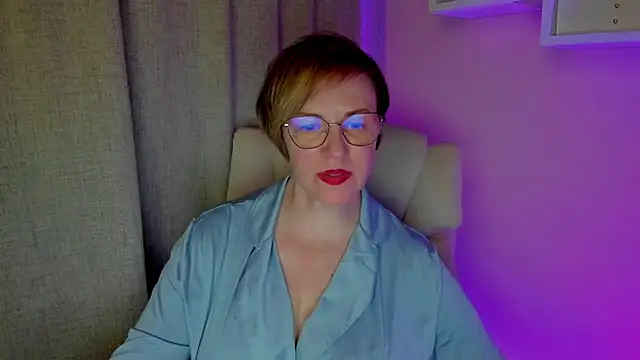 Snapshot of feliziaDesire chatting on July 28, 7:50 pm feliziaDesire online show from July 28, 7:50 pm