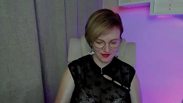 Snapshot of feliziaDesire chatting on August 2, 12:58 pm feliziaDesire online show from August 2, 12:58 pm
