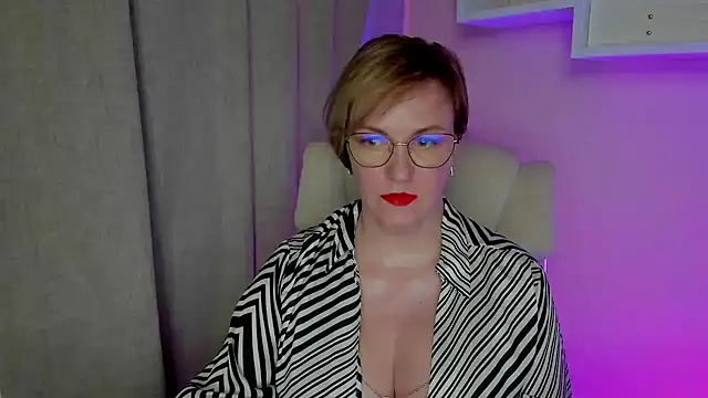 Snapshot of feliziaDesire chatting on August 5, 12:52 pm feliziaDesire online show from August 5, 12:52 pm
