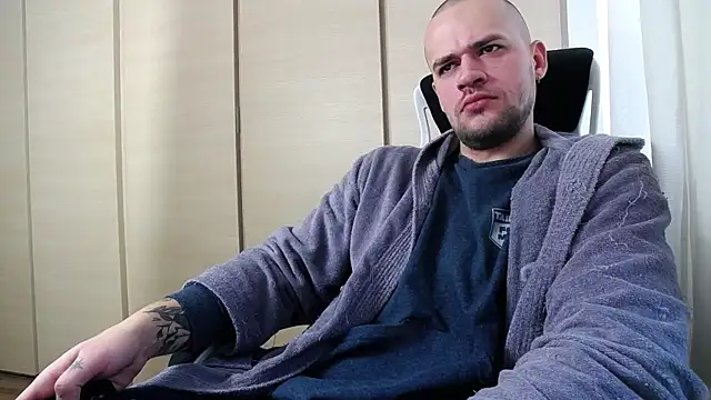 Snapshot of FindomJason chatting on December 14, 6:56 am FindomJason online show from December 14, 6:56 am