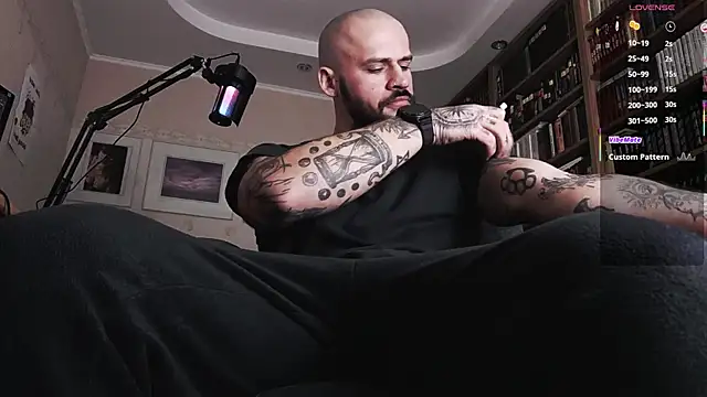 Snapshot of FindomJason chatting on October 5, 4:16 pm FindomJason online show from October 5, 4:16 pm