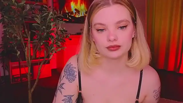 Snapshot of Hottie_Jane chatting on April 26, 9:18 am Hottie Jane online show from April 26, 9:18 am