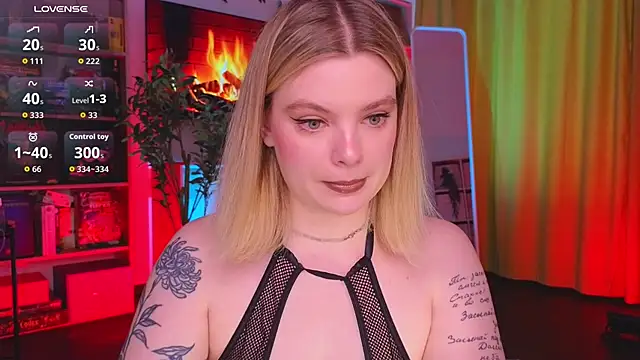 Snapshot of Hottie_Jane chatting on May 23, 4:00 pm Hottie Jane online show from May 23, 4:00 pm