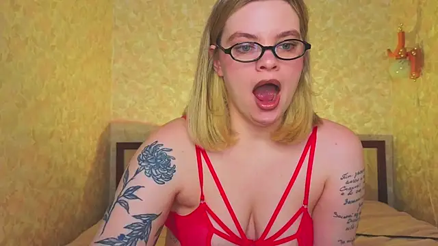 Snapshot of Hottie_Jane chatting on June 6, 7:02 am Hottie Jane online show from June 6, 7:02 am