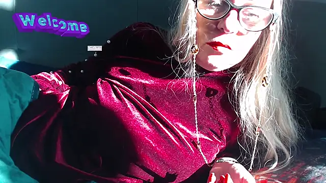 Snapshot of martachatte chatting on March 5, 5:08 pm martachatte online show from March 5, 5:08 pm