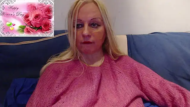 Snapshot of martachatte chatting on March 8, 10:24 pm martachatte online show from March 8, 10:24 pm