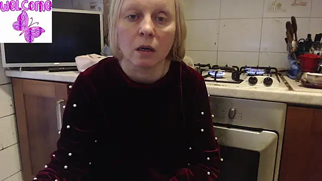 Snapshot of martachatte chatting on March 22, 6:54 am martachatte online show from March 22, 6:54 am